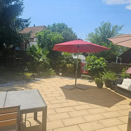 Ganzes Parterre Claudia דירה Leuzigen